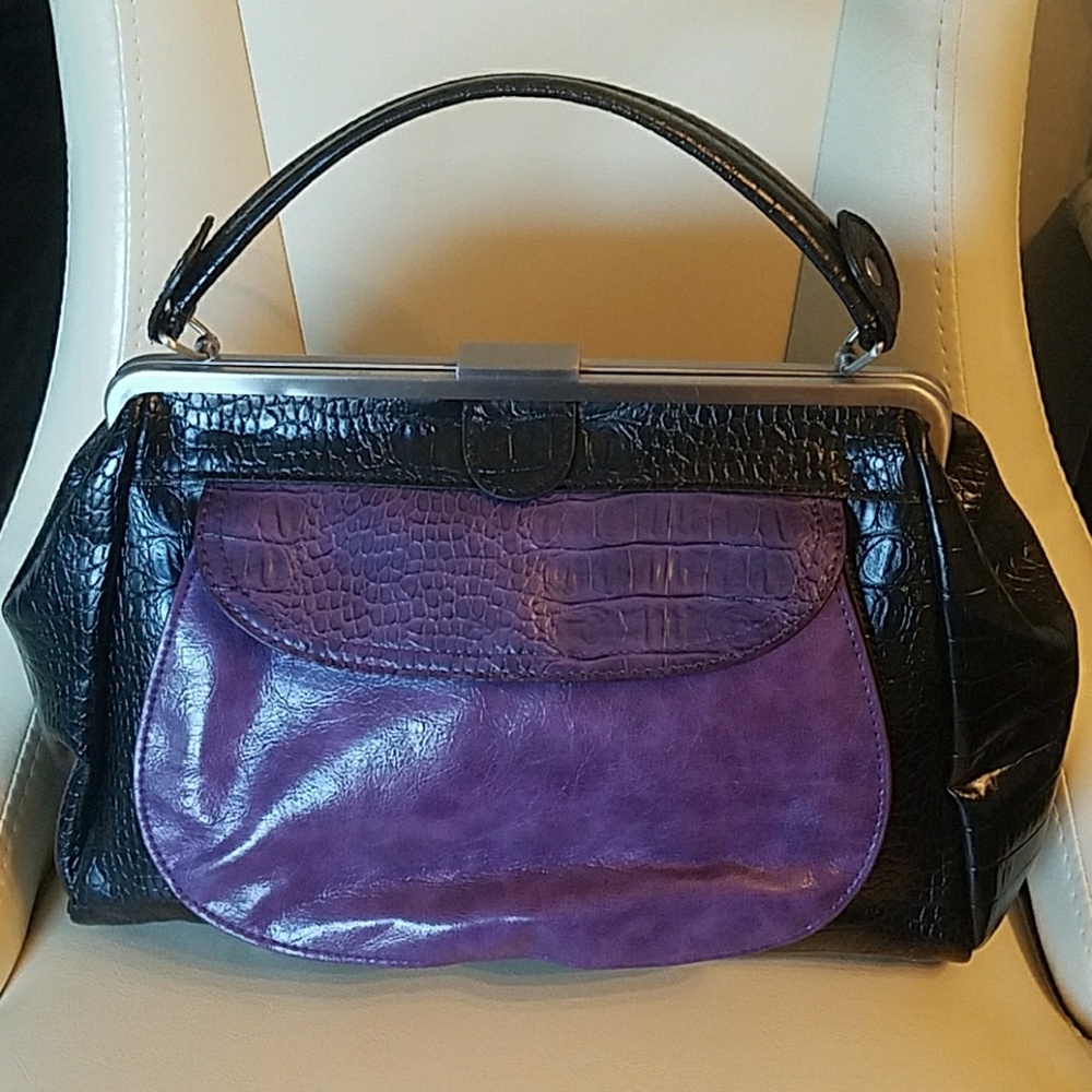 APT. 9  Handbag
